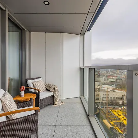 Eurovea Tower - Luke Danube 24 * ברטיסלאבה