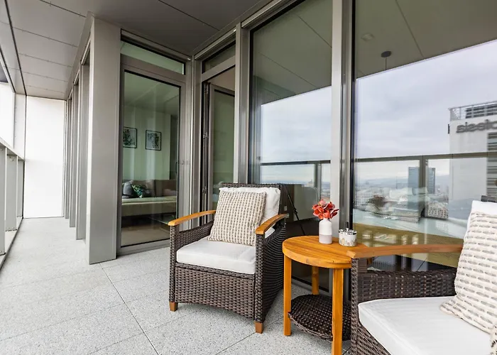 Eurovea Tower - Luke Danube 24 شقة