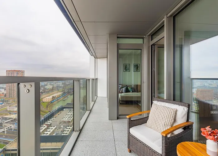 Eurovea Tower - Luke Danube 24 * براتسيلافا