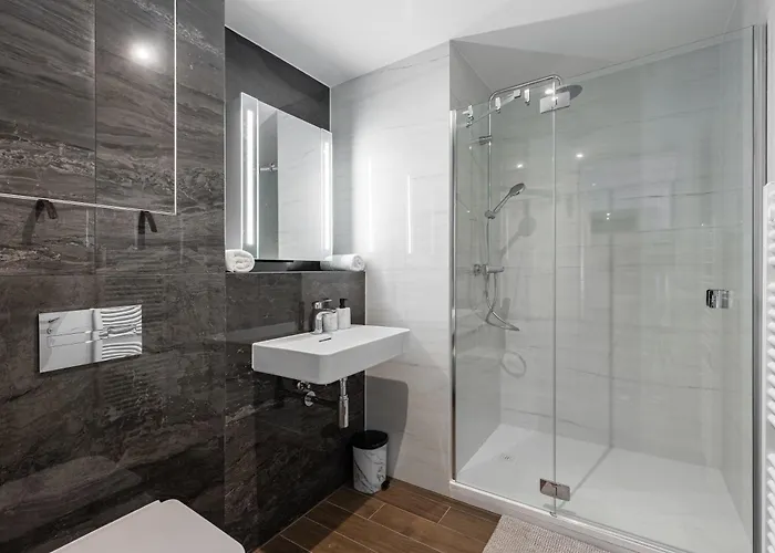 Eurovea Tower - Luke Danube 24 شقة *